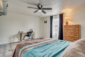 Fer et planche à repasser, accès Internet, draps fournis