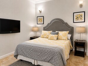 1 habitación, tabla de planchar con plancha, wifi y ropa de cama 