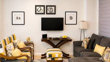Smart TV, books
