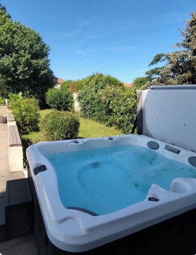 Chezsylvilla SPA, swimming pool, pétanque, ping pong, baby etc.... Near beach, oleron