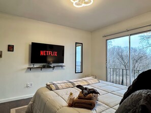 2 bedrooms, iron/ironing board, free WiFi, bed sheets