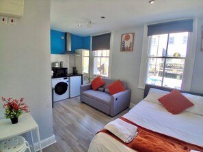 Iron/ironing board, WiFi, bed sheets - Camden Cozy Sleeps 4 (London)