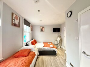 Strykejern/-brett, wi-fi og sengetøy