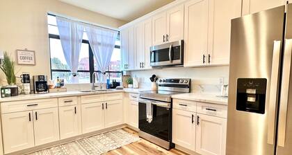 Cozy Mountain Retreat | Pets + Fast WiFi + Views