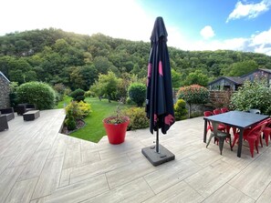 屋外ダイニングエリア