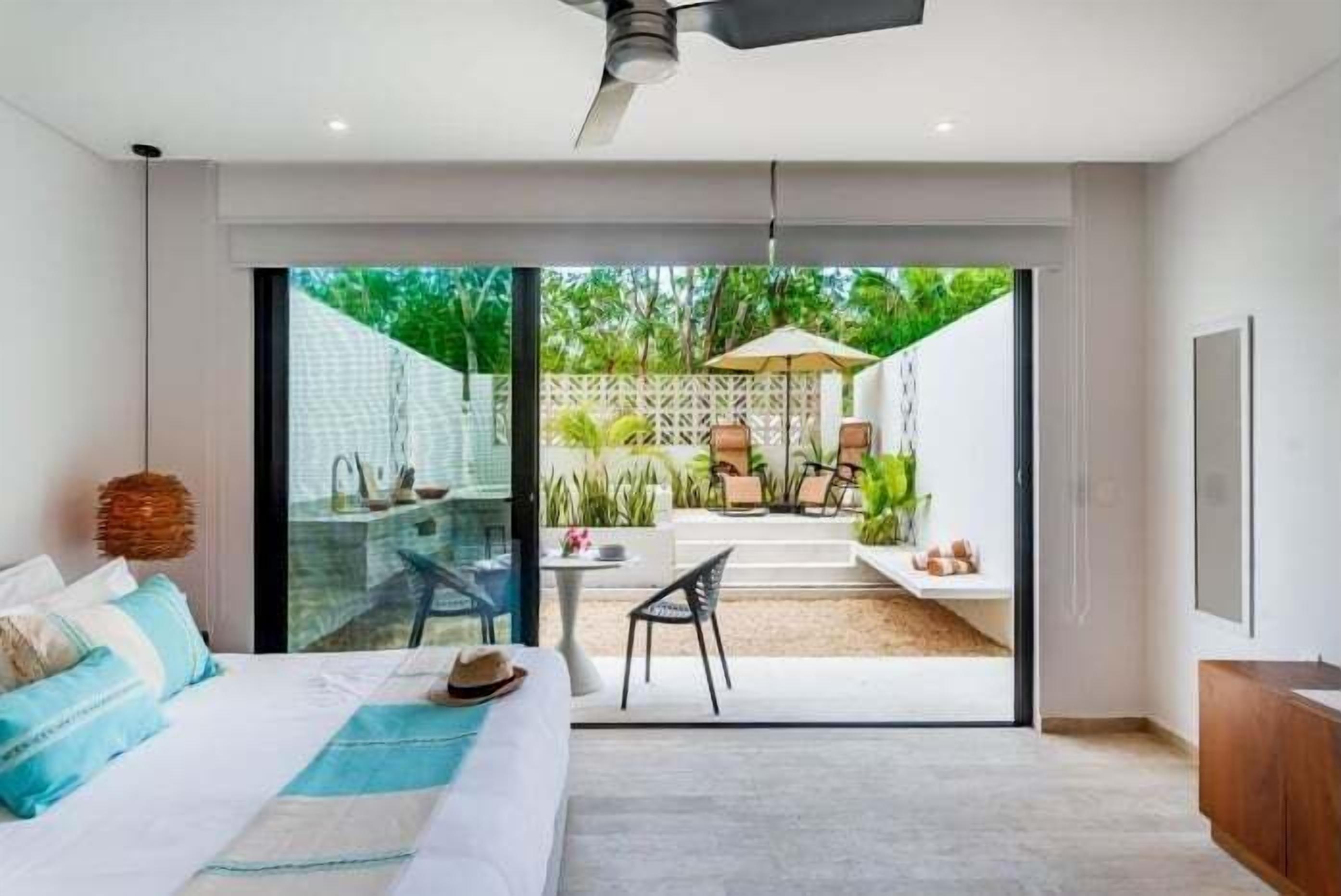 Iron/ironing board, internet, bed sheets