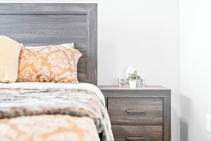 2 bedrooms, iron/ironing board, travel cot, free WiFi