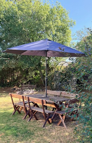 Outdoor dining - Pet Friendly, Cosy home in central location! (Cowes)