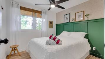 3 bedrooms, free WiFi, bed sheets