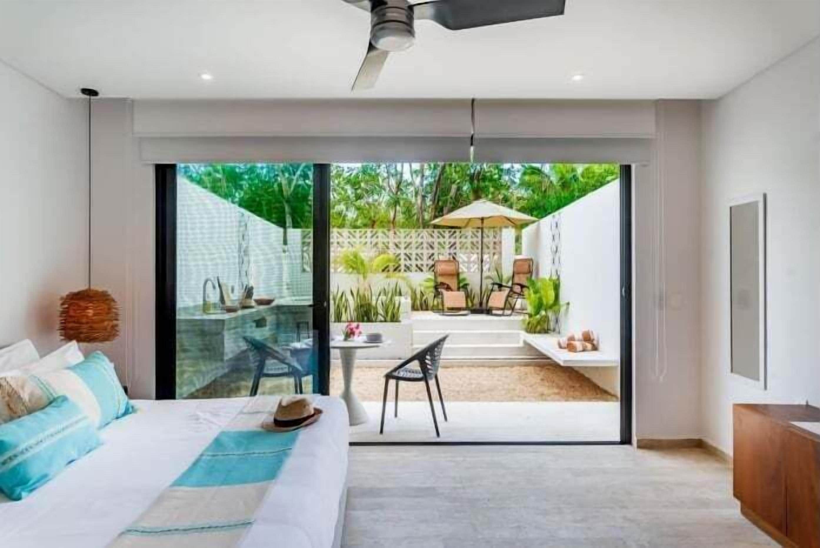 Iron/ironing board, internet, bed sheets