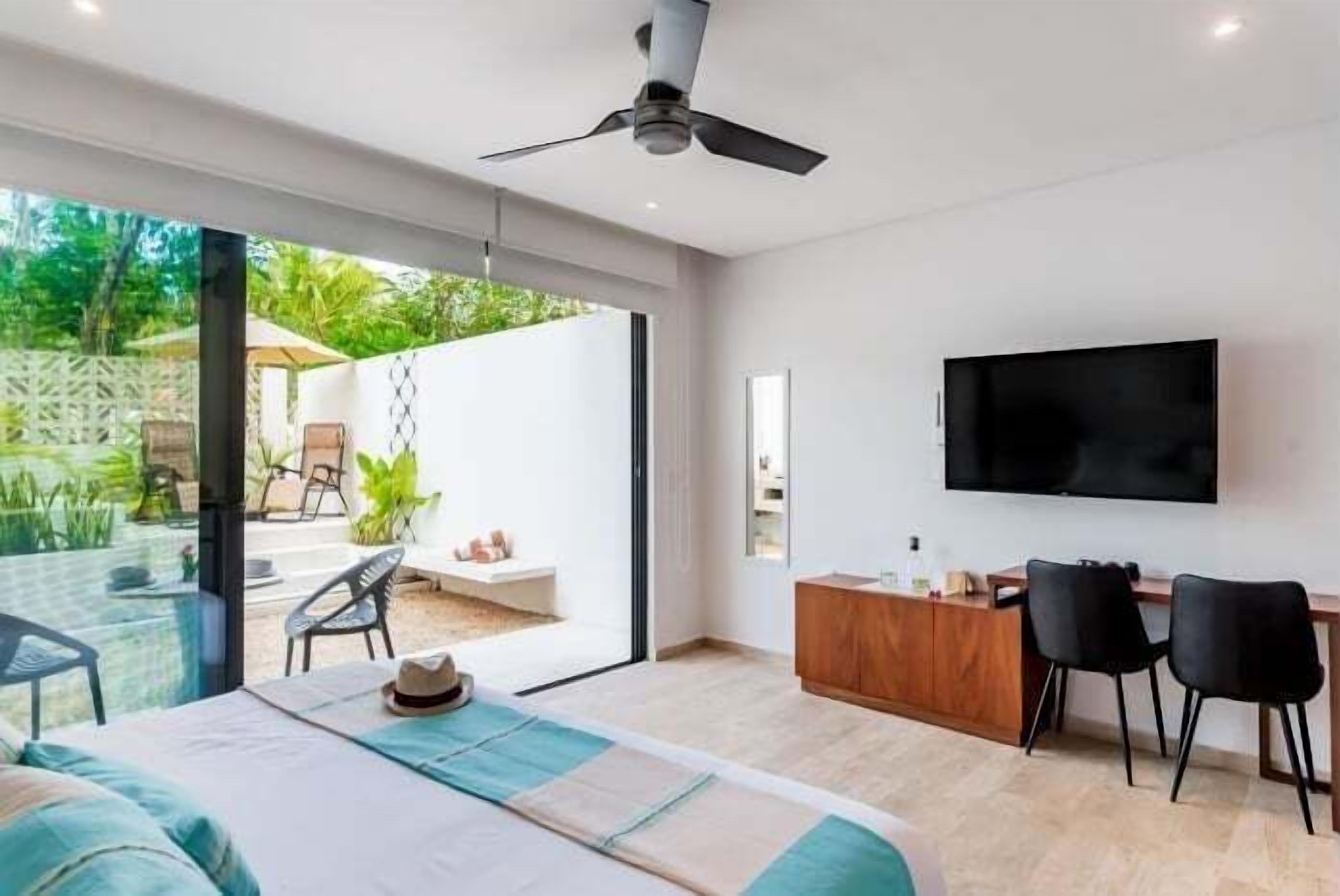 Iron/ironing board, internet, bed sheets