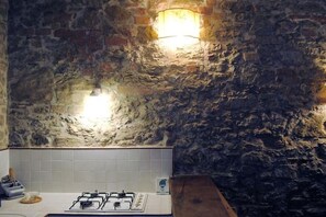 Private kitchen - Gelsomino - Romantic retreat in the green heart of Umbria, pet-friendly (Poggio delle Corti)