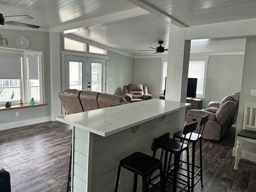 Delightful 5-bedroom house within Oceanside Village in Surfside Beach