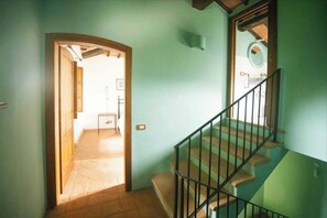 Interior - The Caretaker - Lilacs - The ancient house of the caretaker (Poggio delle Corti)