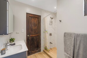 Casa, vistas al jardín | Baño
