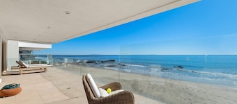 Beachfront- Centrally Located off PCH on Dry Beach