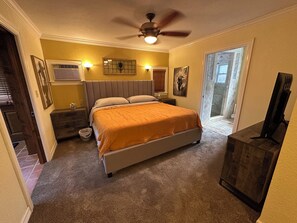 Iron/ironing board, Internet, bed sheets