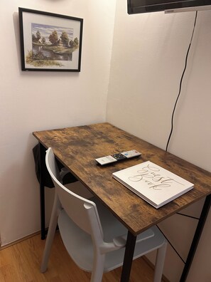 Interior - Cozy, modern 1-bed apartment near Heathrow and Twickenham for a getaway stay (Feltham)