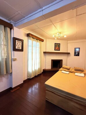 Room, 1 Bedroom - Room-cozy Room Near Session Road Private (Baguio)