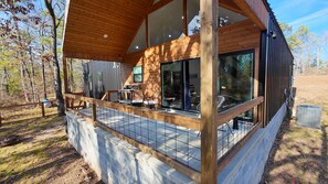 Outdoor dining - Cozy 2-bedroom home in near Hot Springs and Lake Ouachita (Royal)