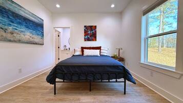 2 habitaciones, tabla de planchar con plancha, wifi y ropa de cama