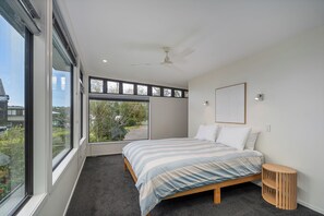4 bedrooms, free WiFi