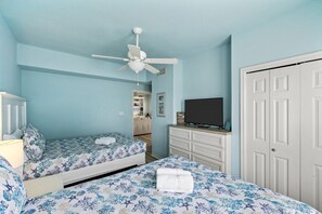 デスク、アイロン / アイロン台、旅行用ベビーベッド、WiFi