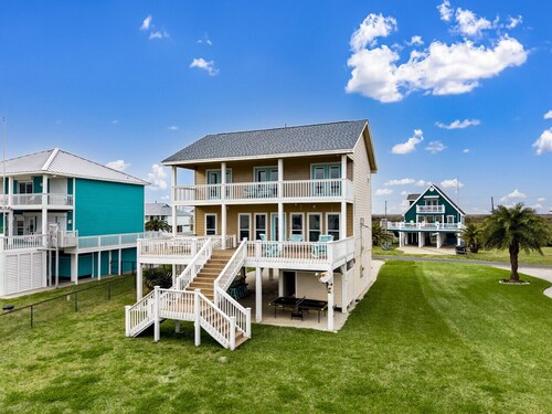 Classic Coastal Beach Home Perfect for Families