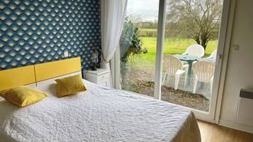 Fer et planche Ă repasser, Wi-Fi, draps fournis