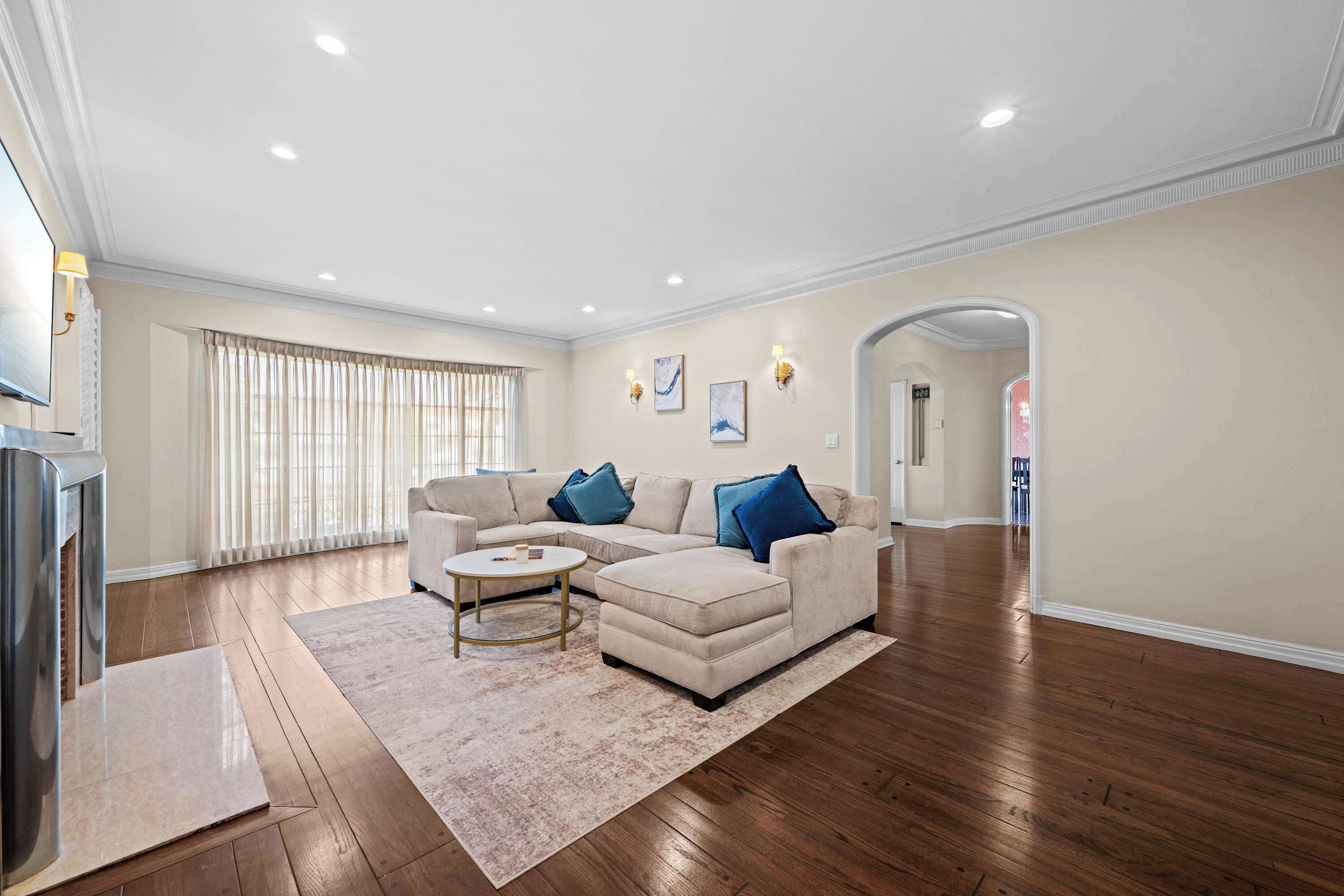 Fernseher, Kamin, Tischfußball