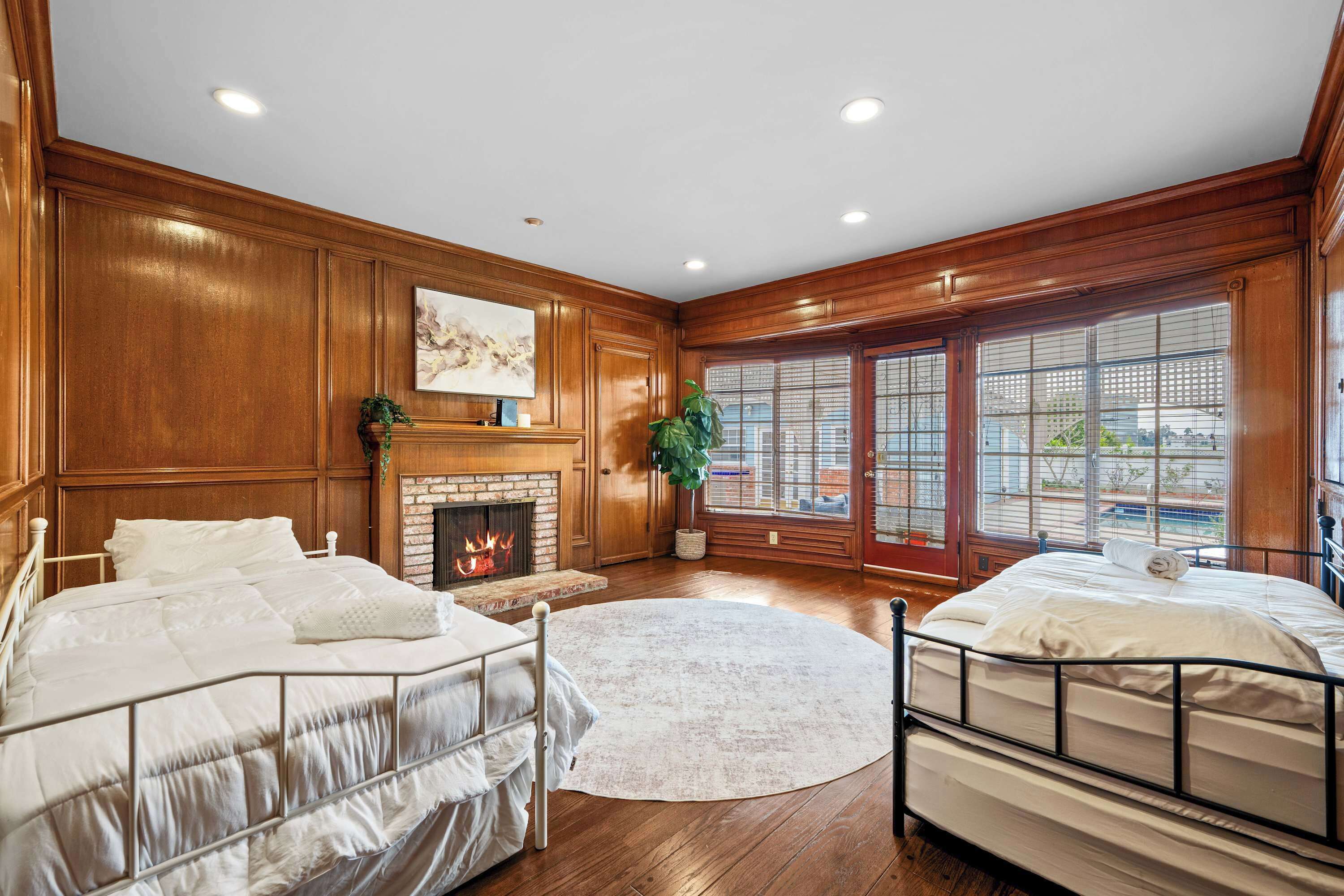 Fer et planche à repasser, lit parapluie, Wi-Fi, draps fournis