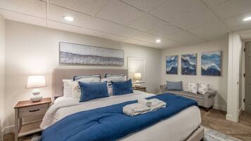 Escrivaninha, ferros/tábuas de passar roupa, berço de viagem, Wi-Fi