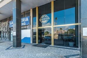 Exterior detail - Fully Equipped Apartments in a Building With Pool, 40 m From the Beach in Salvador Mpas (Salvador)