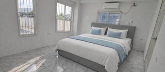 Upstairs bedroom #4 - 10 minutes away from airport