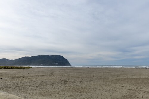 Mermaid Cove  Cottage Long Term Beach*Dog Friendly