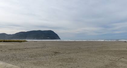 Mermaid Cove Cottage Long Term Beach*Dog Friendly