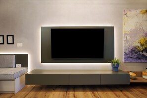 Interior - EE Homes - Curated Design & Skyline Views (Tiranë)