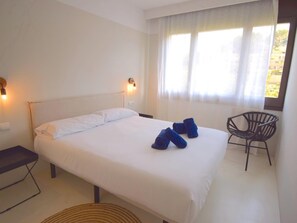 3 chambres, fer et planche à repasser, accès Internet
