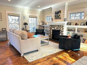 Smart TV, fireplace - ONE NIGHT FREE! Pay for 6 nights but stay for 7 - July 4th week only - Edgartown (Edgartown)