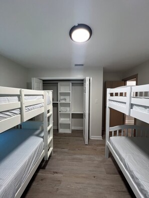 アイロン / アイロン台、WiFi、ベッドシーツ