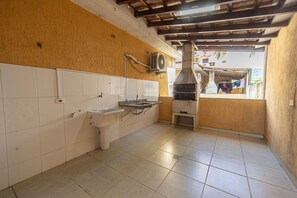 House, Smoking | 2 bedrooms - Sua Casa na Enseada Perto da Praia e de Tudo (Guarujá)