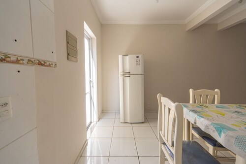 Casa com Churrasqueira Perto da Praia da Enseada