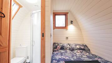 1 habitación, decoración personalizada y muebles diferentes