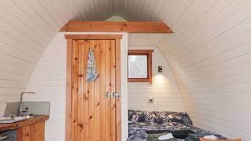 1 soverom, individuelt dekorert og individuelt innredet