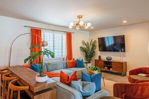Smart TV - Old Town Oasis | Heated Pool | MiniGolf (Scottsdale)