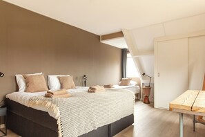 6 chambres, fer et planche à repasser, accès au Wi-Fi (inclus)