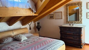 2 室のベッドルーム、アイロン / アイロン台、ベッドシーツ