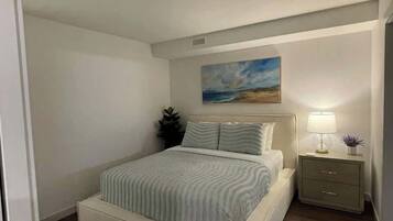 Fer et planche Ă repasser, Wi-Fi, draps fournis