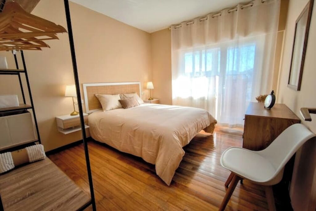 3 chambres, fer et planche à repasser, lit parapluie, Wi-Fi gratuit