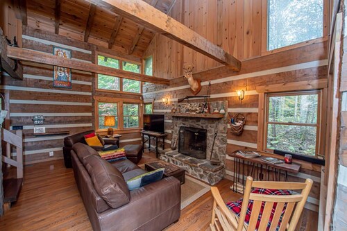 3 Brothers Creekside Cabin